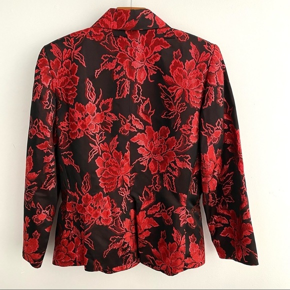 GIVENCHY Vintage Red Black Floral Metallic Skirt Suit Set size 42 - Picture 3 of 15